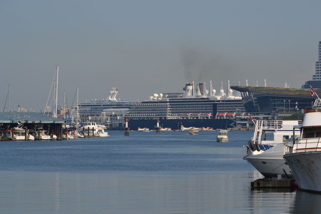 Horrible pollution from a cruise ship leaving Vancouver