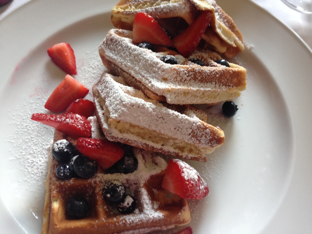 Hotel-Vancouver-Fairmont-Belgium-Waffles