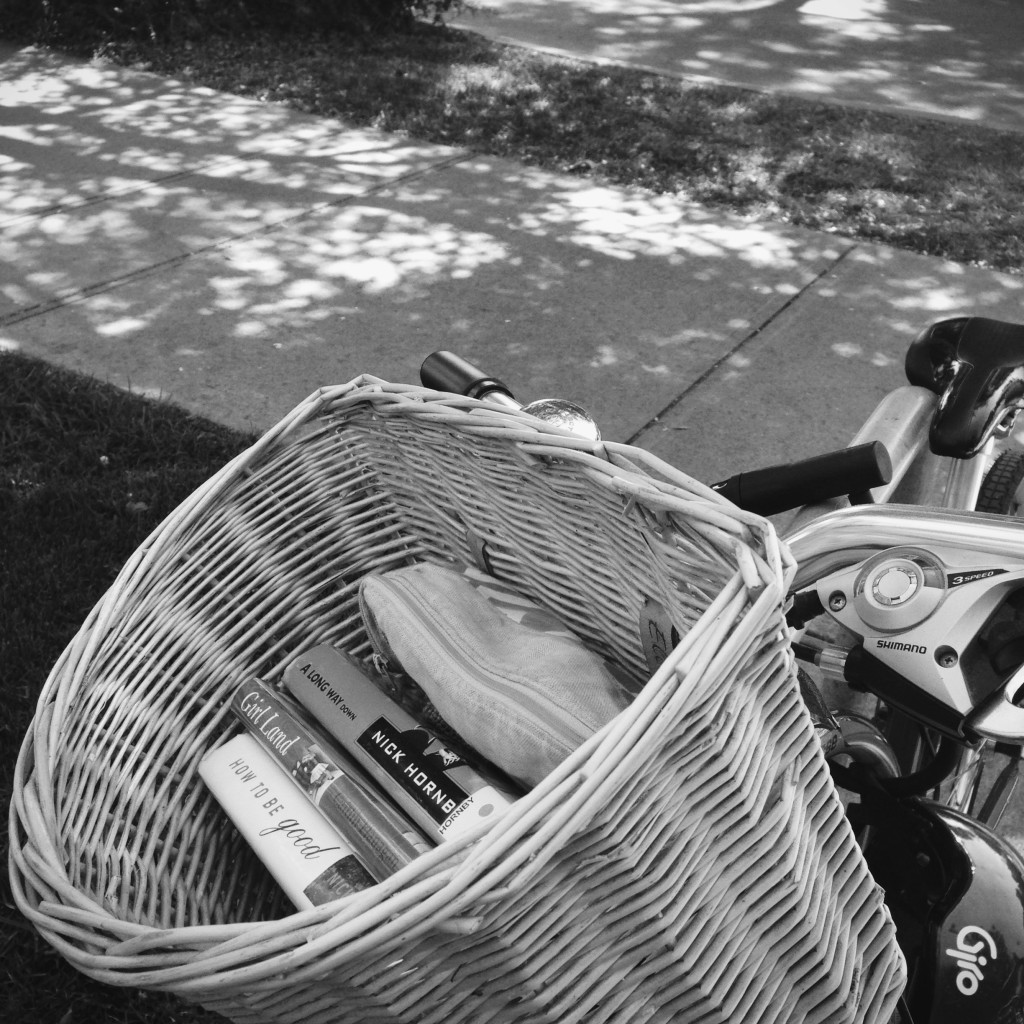 books-in-bike-basket