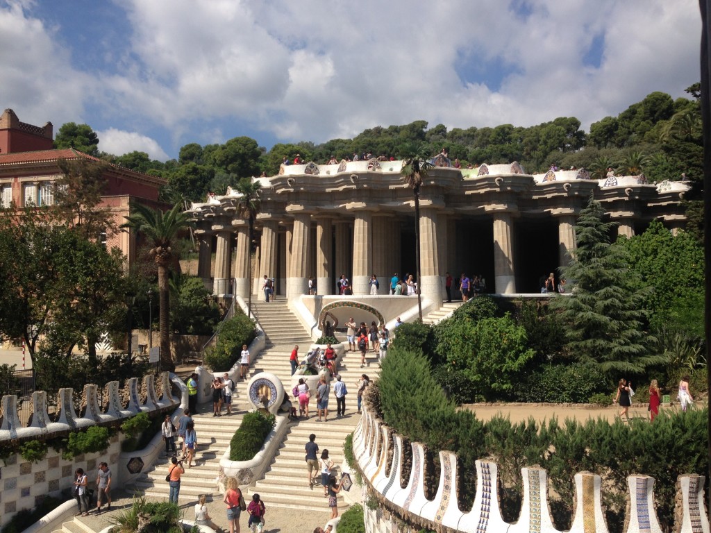 park-guell-columns-stairs