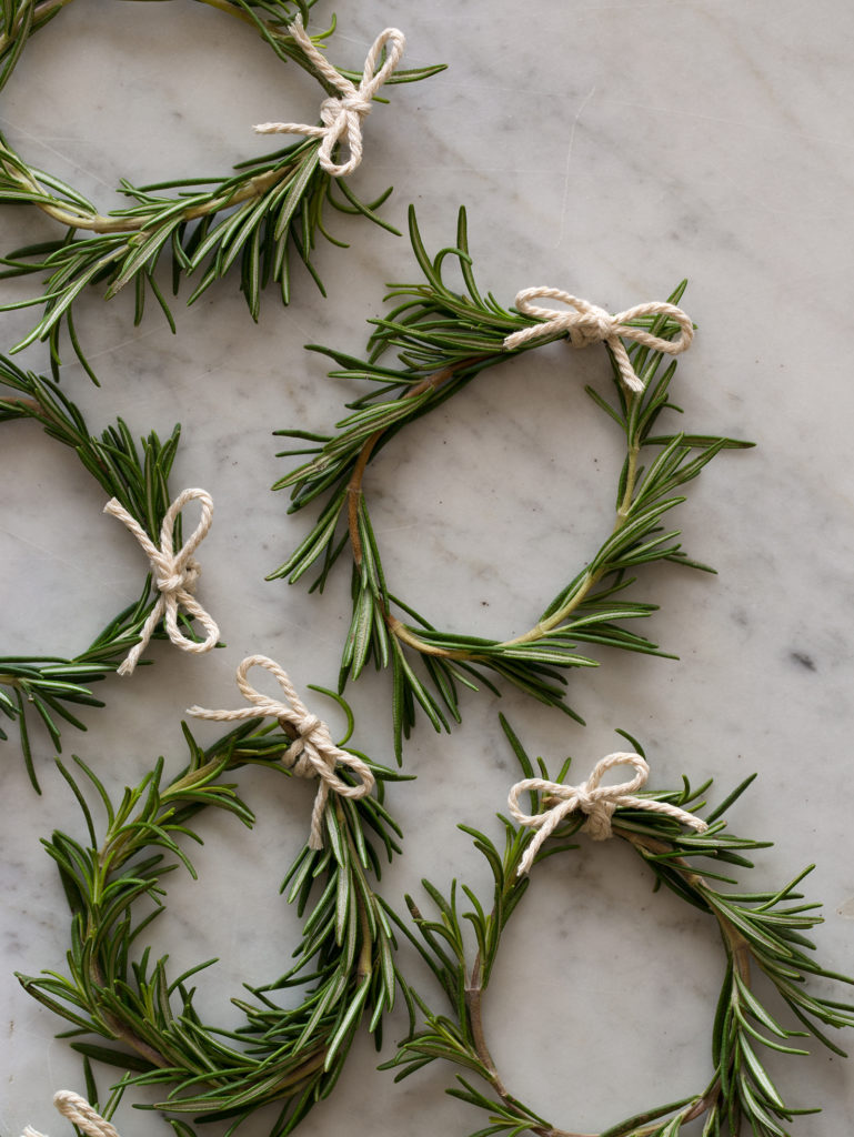 Zero Waste Christmas Decorations – Rosemary Wreaths from Spoon Fork Bacon